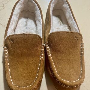 Koolaburra Chestnut Lezly Suede Loafer/Slipper size 9 indoor/outdoor